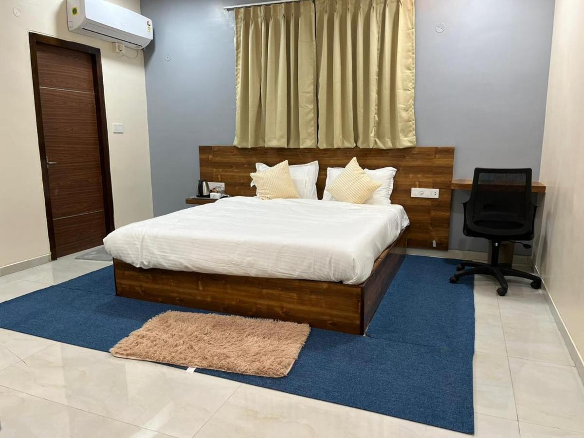 Beach Town Hotel Βιζαχαπατνάμ Εξωτερικό φωτογραφία