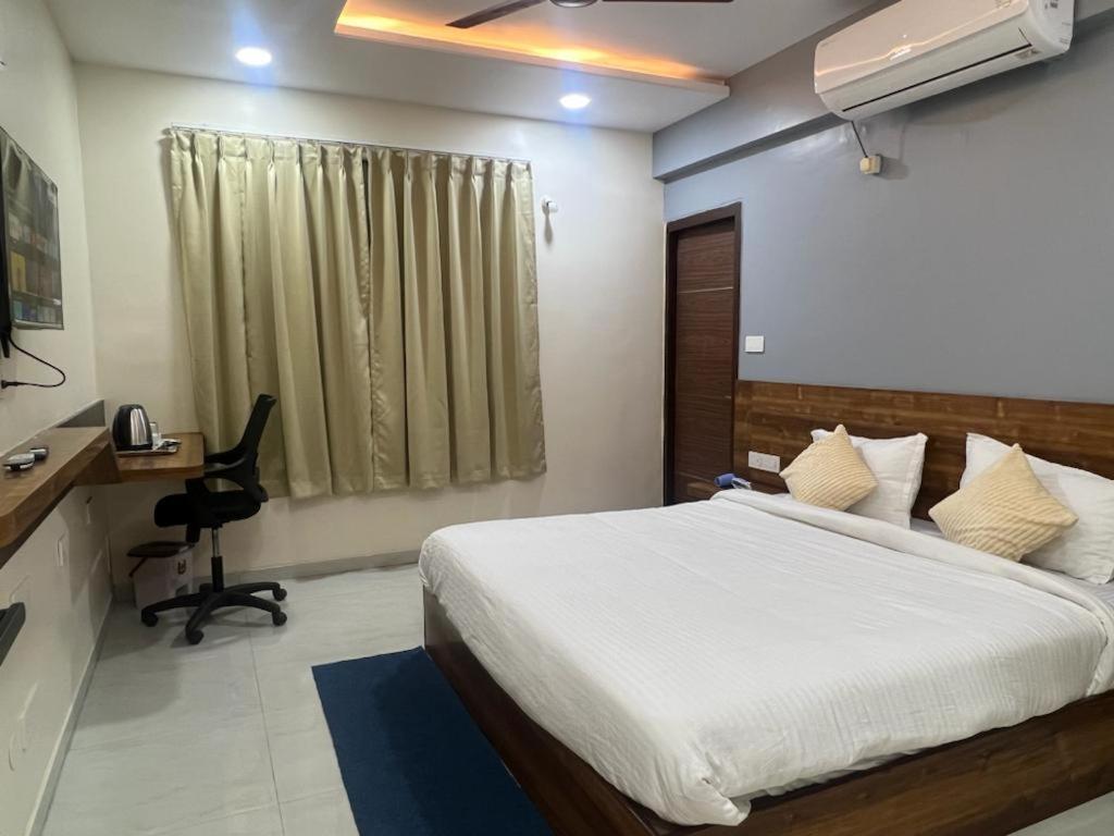 Beach Town Hotel Βιζαχαπατνάμ Εξωτερικό φωτογραφία